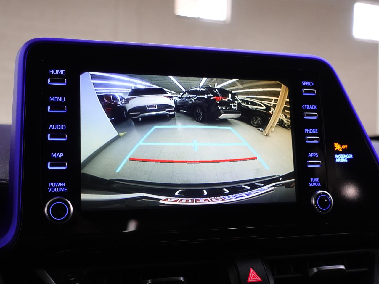 2021 Toyota C-HR XLE PREMIUM | LaneDep | Heated Seats | CarPlay Photo