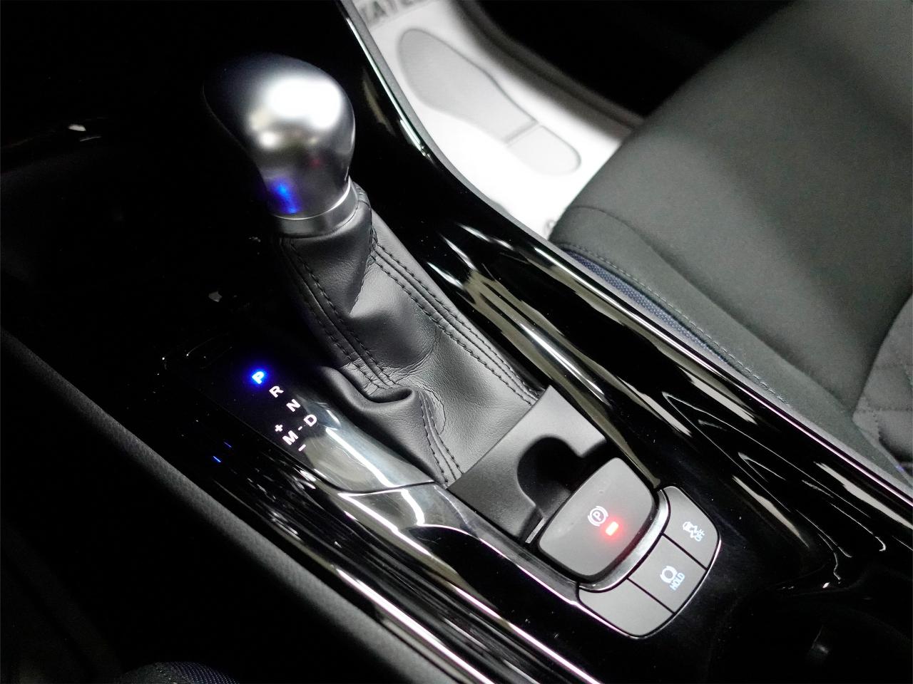 2021 Toyota C-HR XLE PREMIUM | LaneDep | Heated Seats | CarPlay Photo