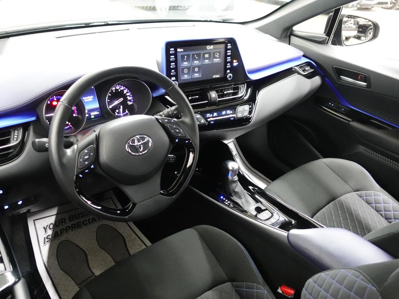 2021 Toyota C-HR XLE PREMIUM | LaneDep | Heated Seats | CarPlay Photo