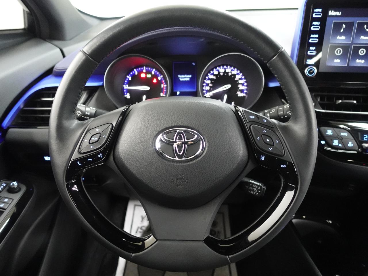 2021 Toyota C-HR XLE PREMIUM | LaneDep | Heated Seats | CarPlay Photo