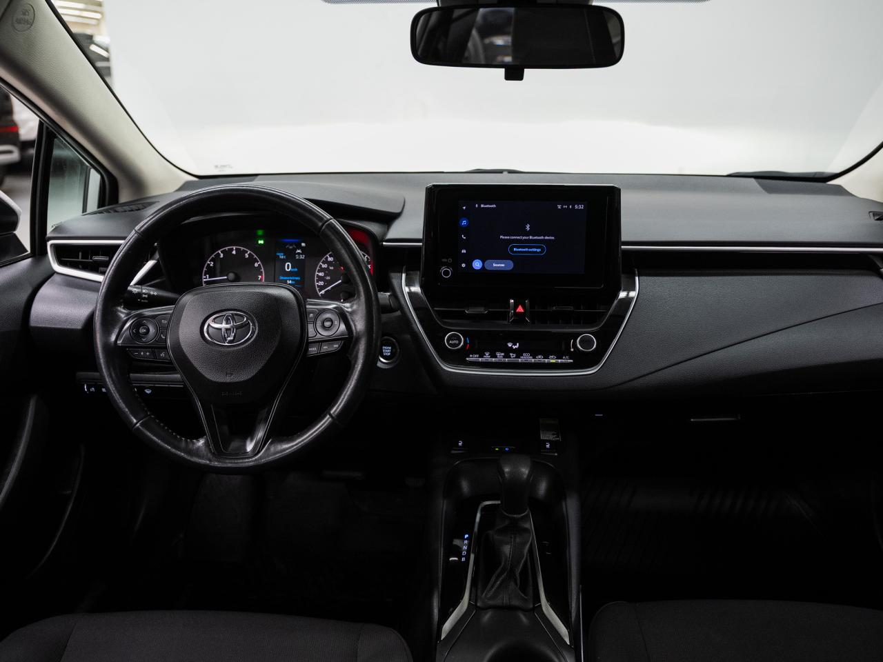 2024 Toyota Corolla LE UPGRADE | Sunroof | LaneDep | BSM | CarPlay Photo