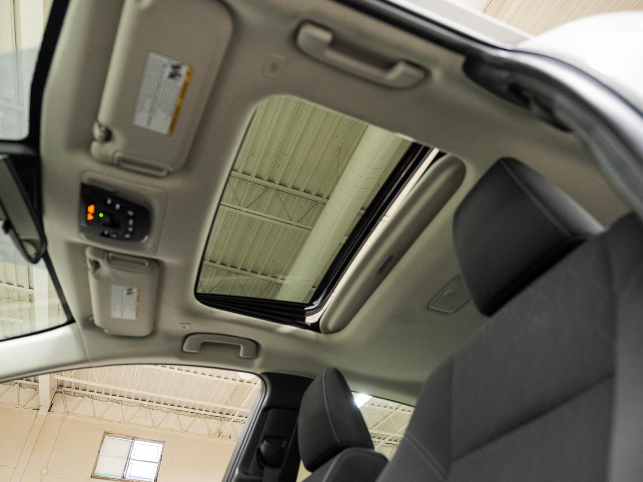 2024 Toyota Corolla LE UPGRADE | Sunroof | LaneDep | BSM | CarPlay