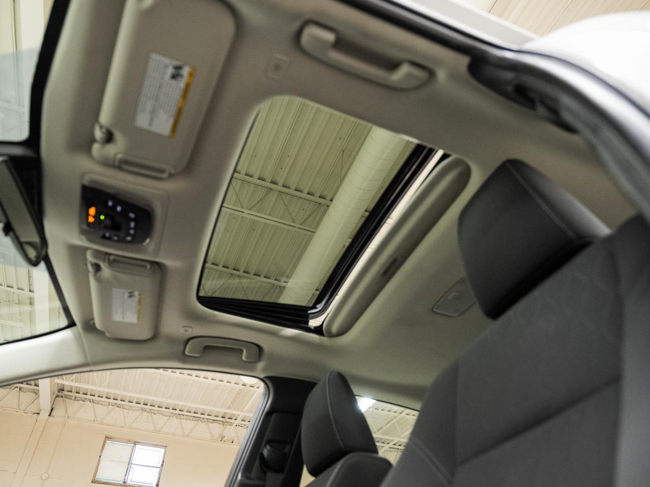 2024 Toyota Corolla LE UPGRADE | Sunroof | LaneDep | BSM | CarPlay Photo