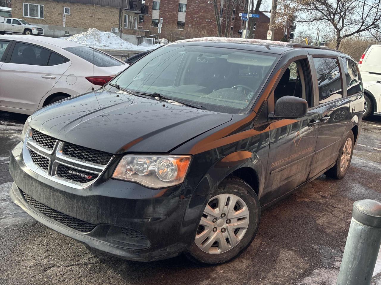 2016 Dodge Grand Caravan SXT - ONLY 42K!!! STOW&GO SEATS, BLUETOOTH, CLEAN! Photo3