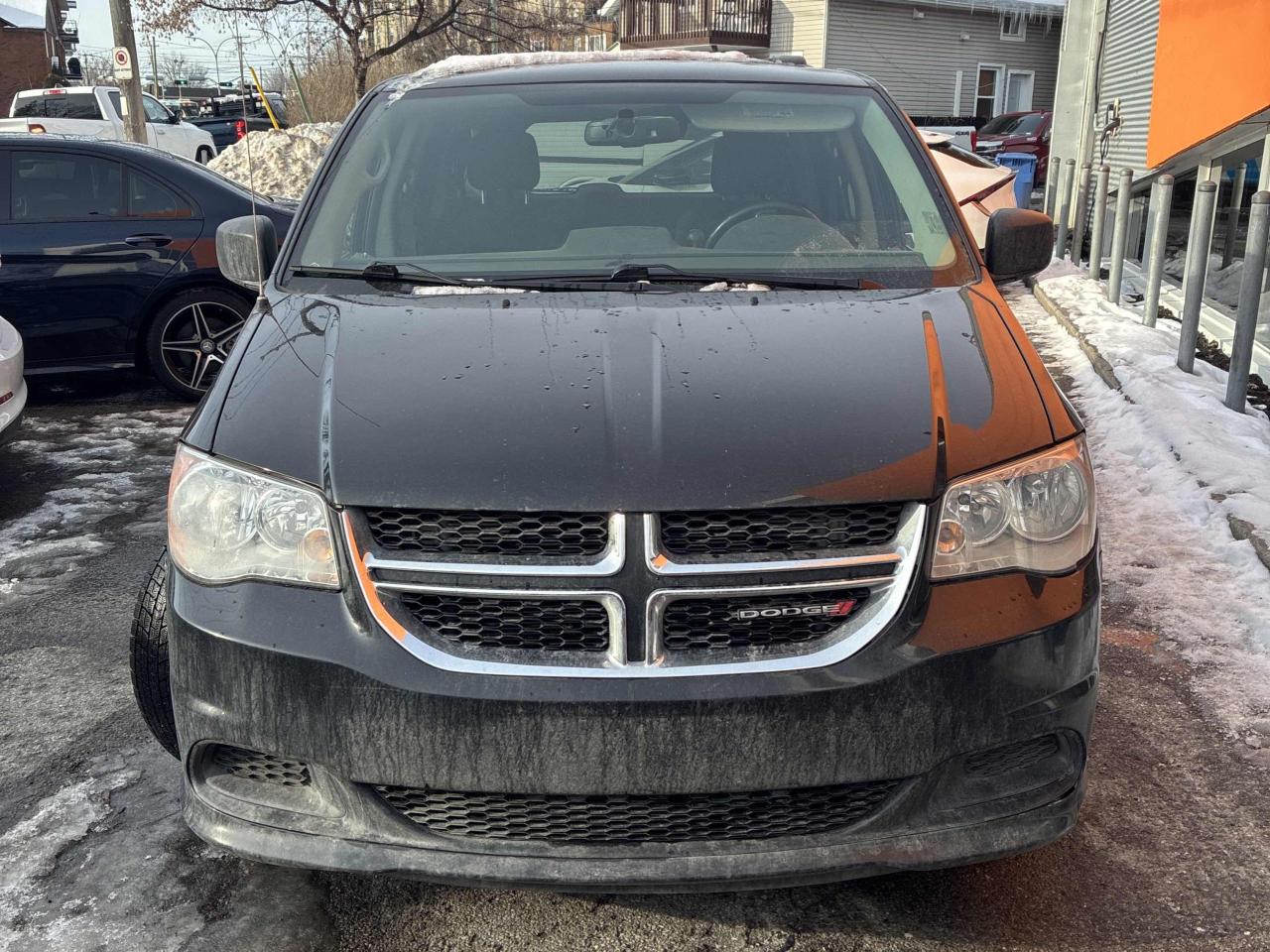2016 Dodge Grand Caravan SXT - ONLY 42K!!! STOW&GO SEATS, BLUETOOTH, CLEAN! Photo5
