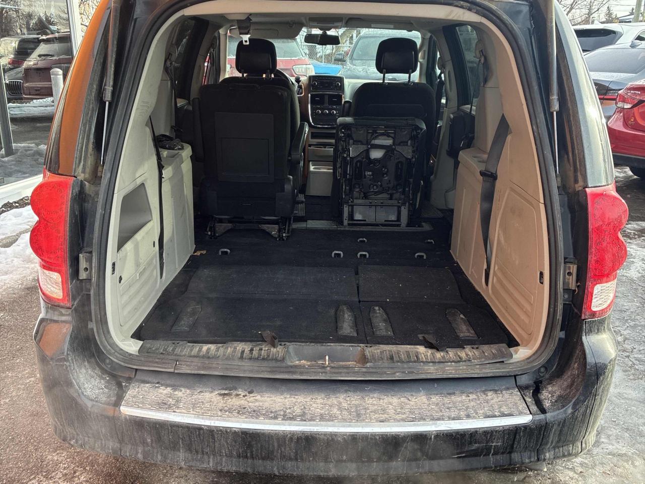 2016 Dodge Grand Caravan SXT - ONLY 42K!!! STOW&GO SEATS, BLUETOOTH, CLEAN! Photo29