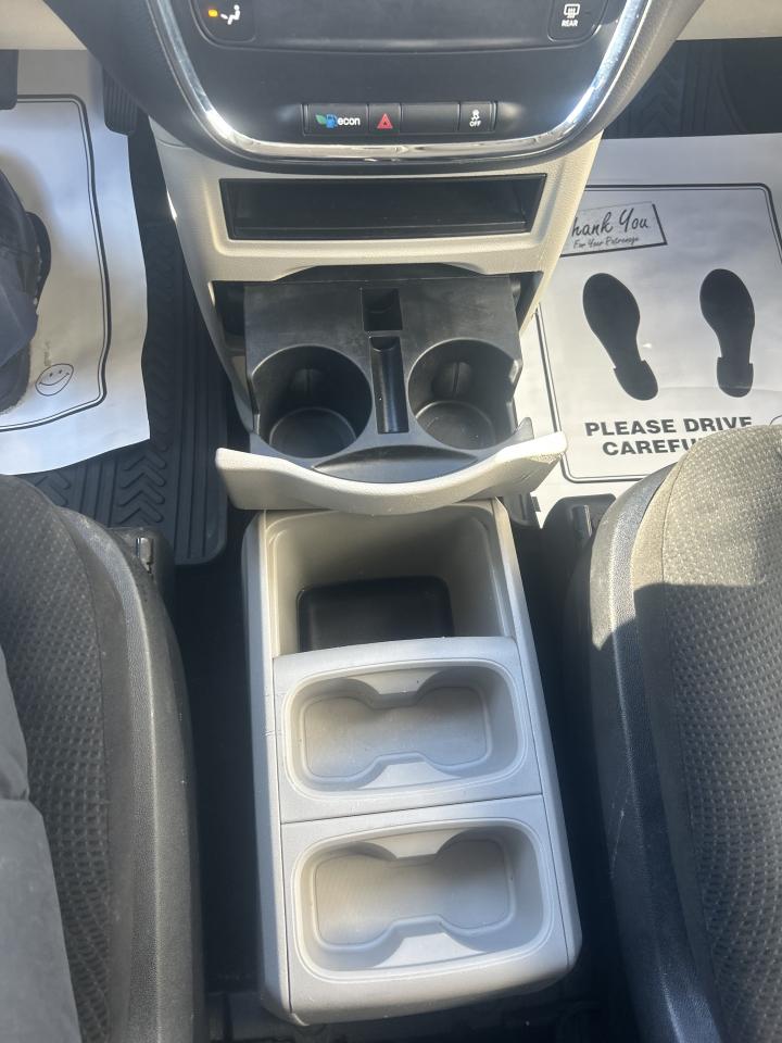 2016 Dodge Grand Caravan SXT - ONLY 42K!!! STOW&GO SEATS, BLUETOOTH, CLEAN! Photo