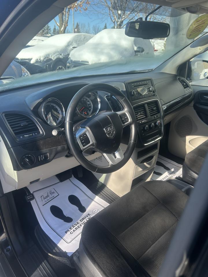 2016 Dodge Grand Caravan SXT - ONLY 42K!!! STOW&GO SEATS, BLUETOOTH, CLEAN! Photo