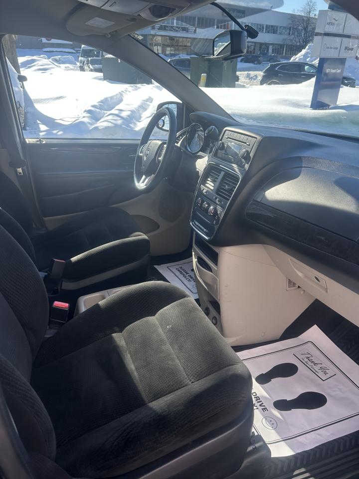 2016 Dodge Grand Caravan SXT - ONLY 42K!!! STOW&GO SEATS, BLUETOOTH, CLEAN! Photo