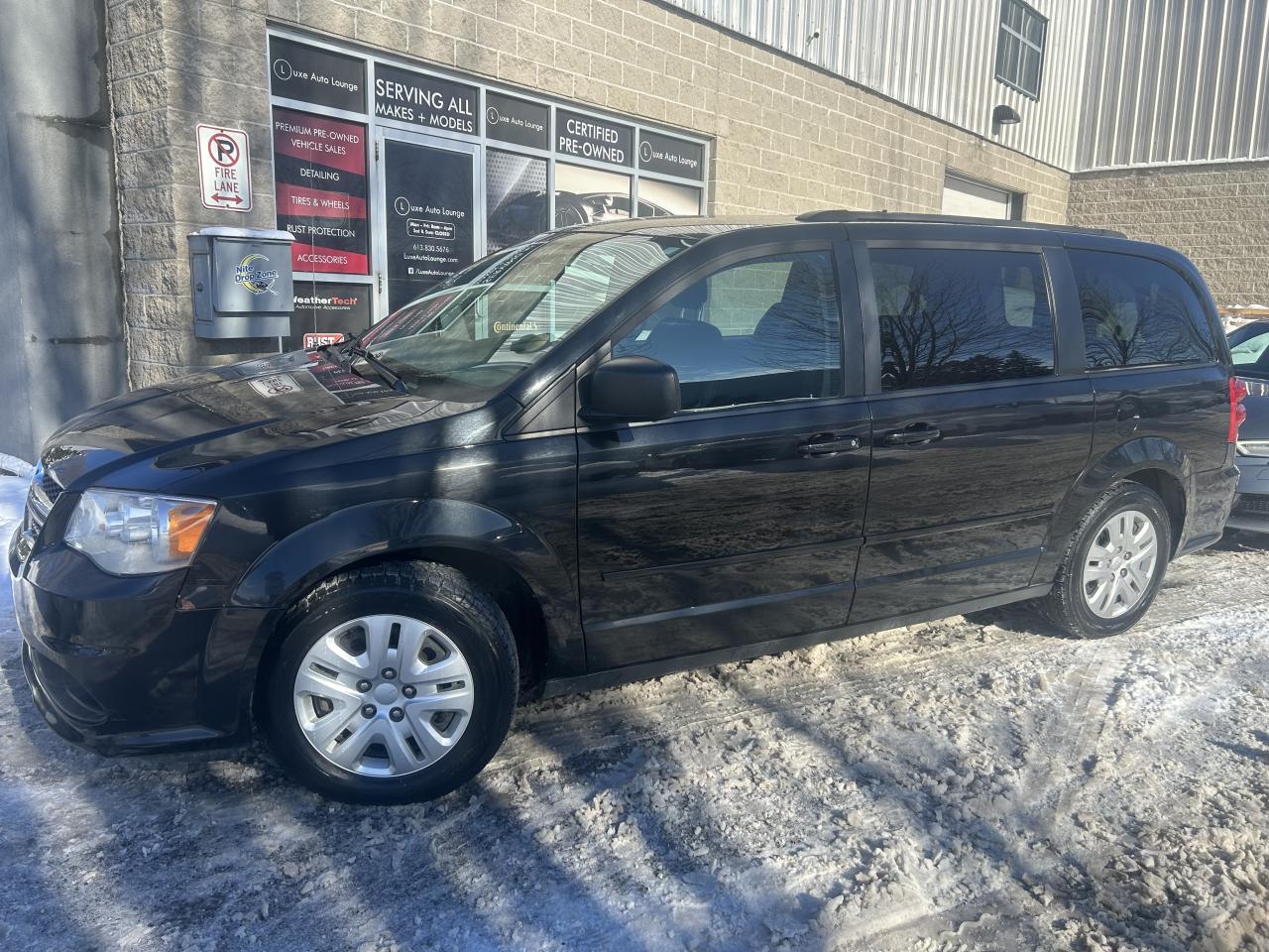 2016 Dodge Grand Caravan SXT - ONLY 42K!!! STOW&GO SEATS, BLUETOOTH, CLEAN! Photo