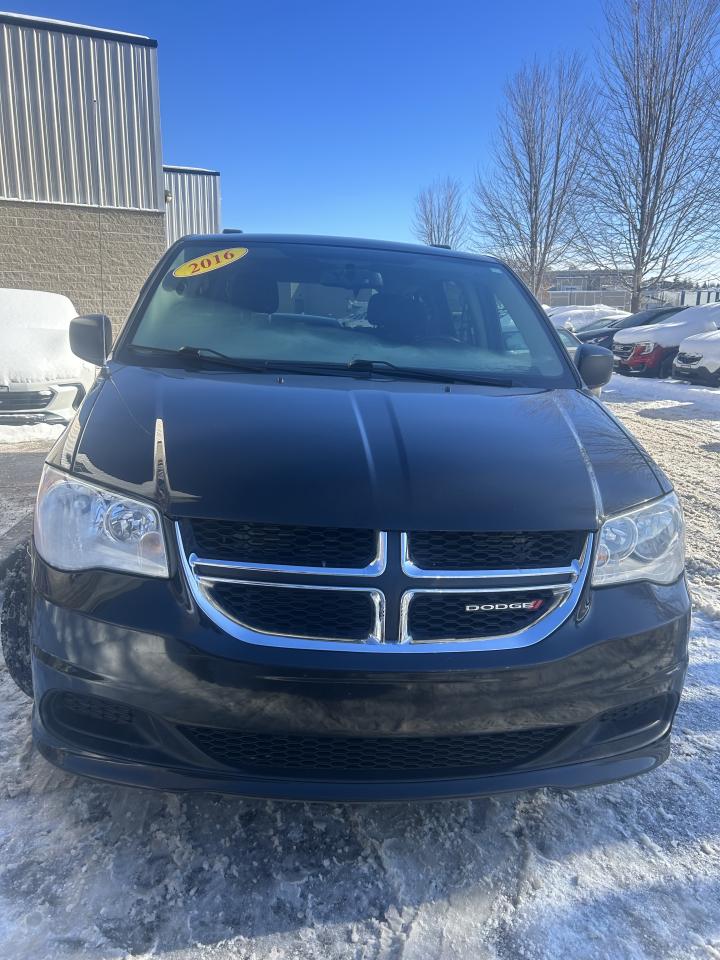 2016 Dodge Grand Caravan SXT - ONLY 42K!!! STOW&GO SEATS, BLUETOOTH, CLEAN! Photo4