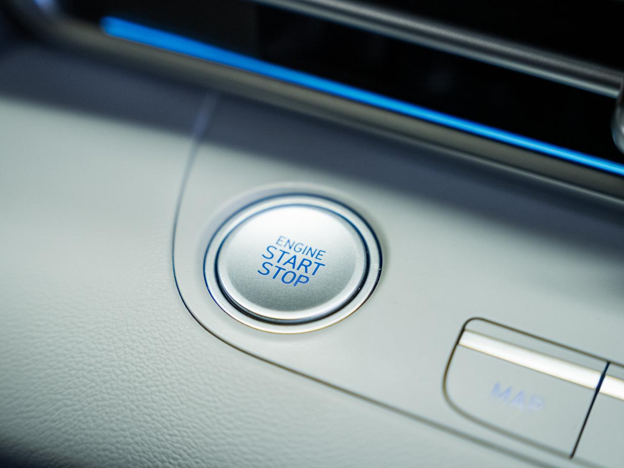 2023 Hyundai Elantra LUXURY | Nav | Leather | Sunroof | ACC | CarPlay