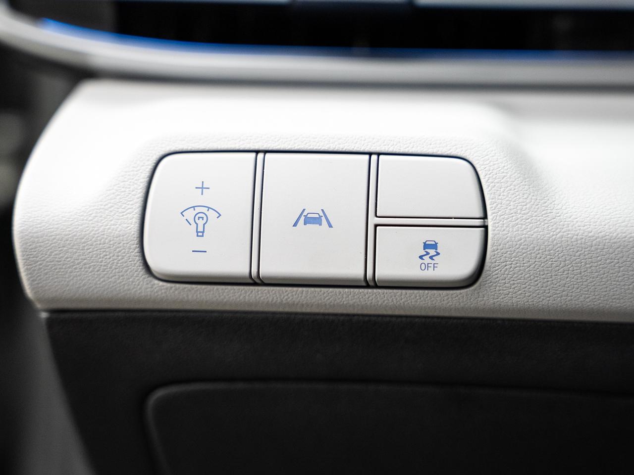 2023 Hyundai Elantra LUXURY | Nav | Leather | Sunroof | ACC | CarPlay