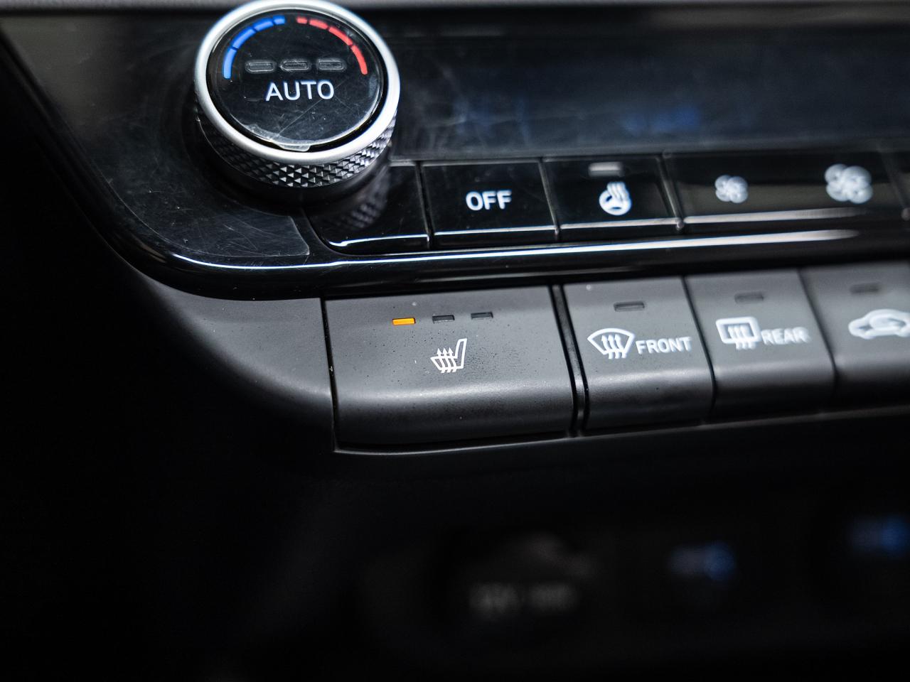 2023 Hyundai Elantra LUXURY | Nav | Leather | Sunroof | ACC | CarPlay Photo