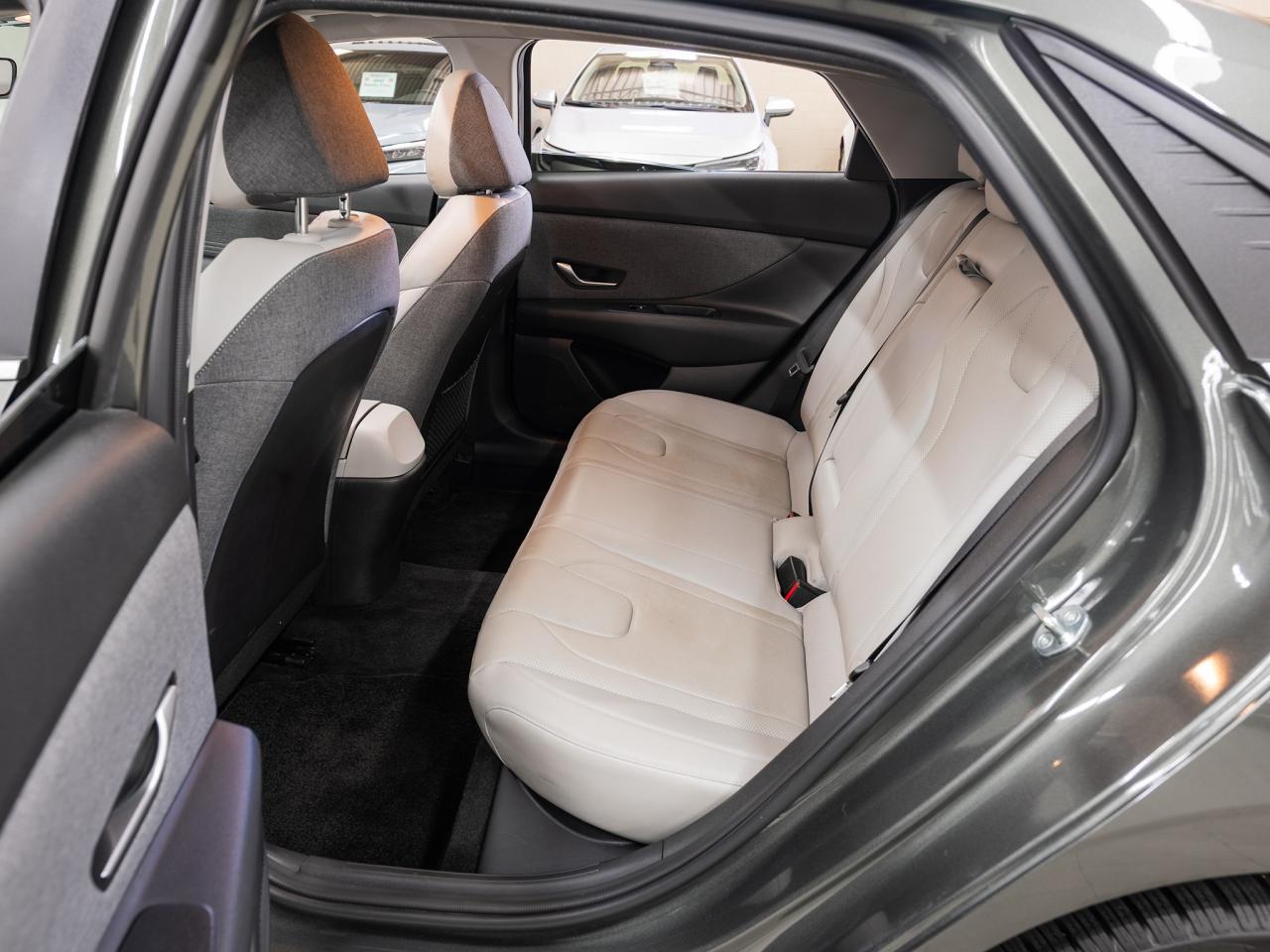 2023 Hyundai Elantra LUXURY | Nav | Leather | Sunroof | ACC | CarPlay