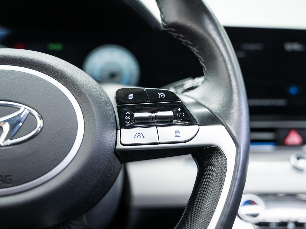 2023 Hyundai Elantra LUXURY | Nav | Leather | Sunroof | ACC | CarPlay