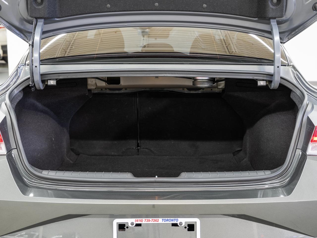 2023 Hyundai Elantra LUXURY | Nav | Leather | Sunroof | ACC | CarPlay Photo