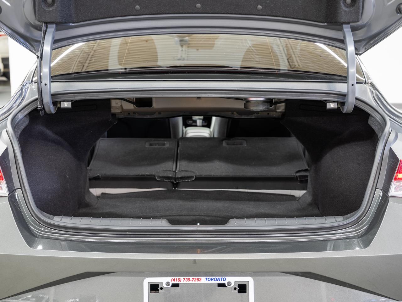 2023 Hyundai Elantra LUXURY | Nav | Leather | Sunroof | ACC | CarPlay Photo