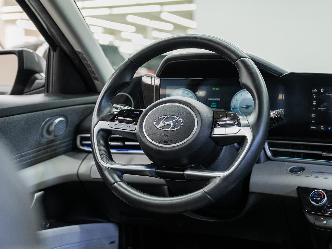 2023 Hyundai Elantra LUXURY | Nav | Leather | Sunroof | ACC | CarPlay Photo