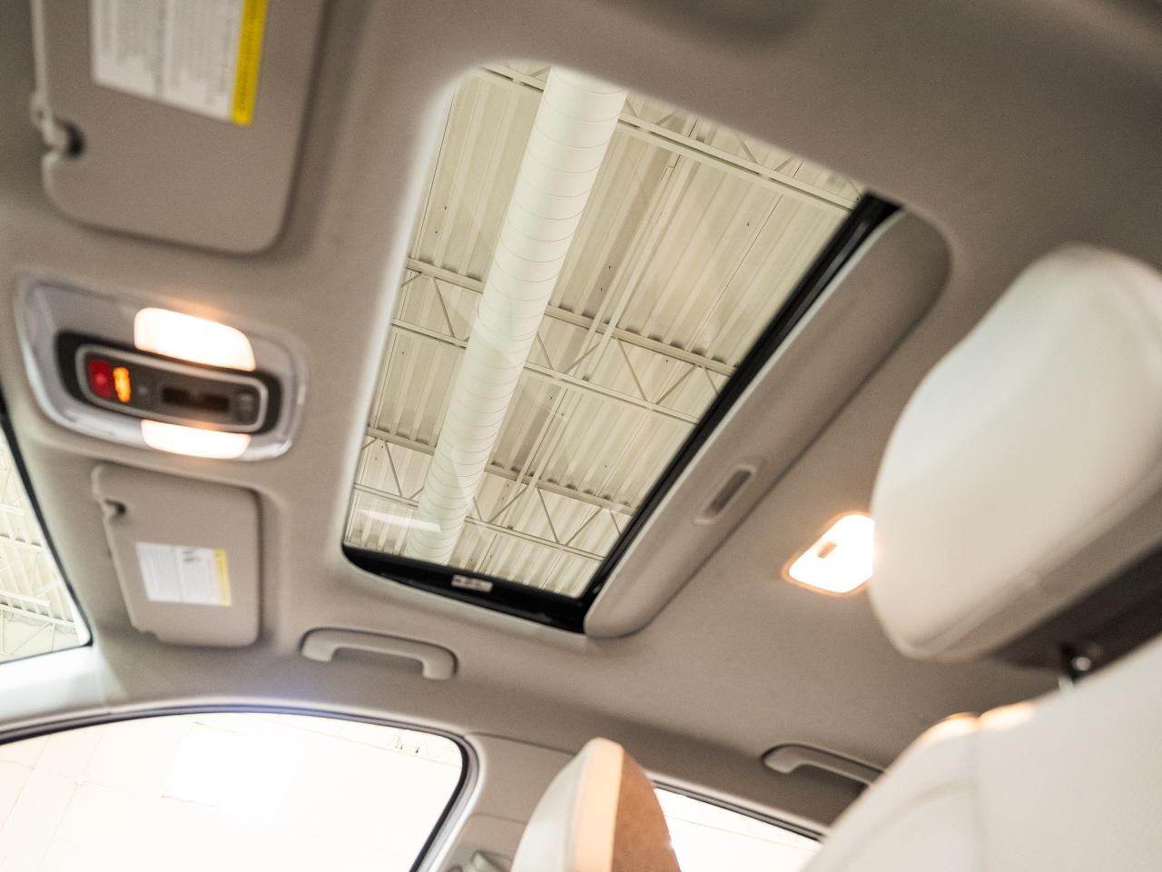 2023 Hyundai Elantra LUXURY | Nav | Leather | Sunroof | ACC | CarPlay