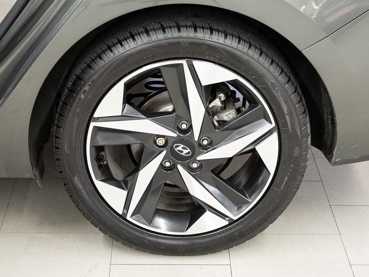 2023 Hyundai Elantra LUXURY | Nav | Leather | Sunroof | ACC | CarPlay