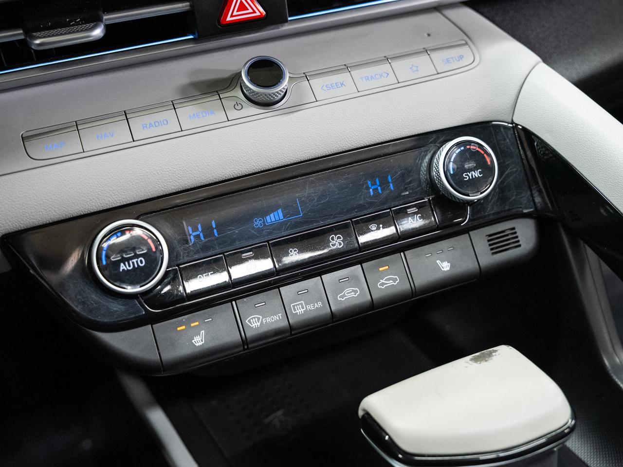 2023 Hyundai Elantra LUXURY | Nav | Leather | Sunroof | ACC | CarPlay