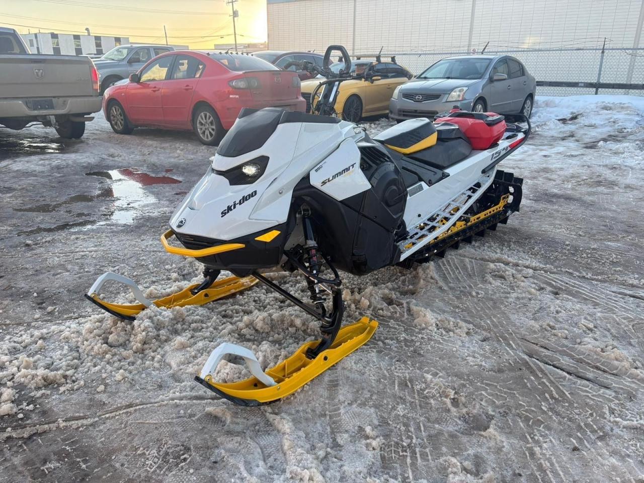 2023 Ski-Doo Summit Edge 154 E-TEC - Photo #1