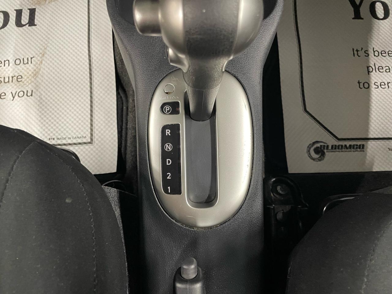 2016 Nissan Micra S | VERY LOW KMS | CLEAN CARFAX | ROOF RACKS Photo15