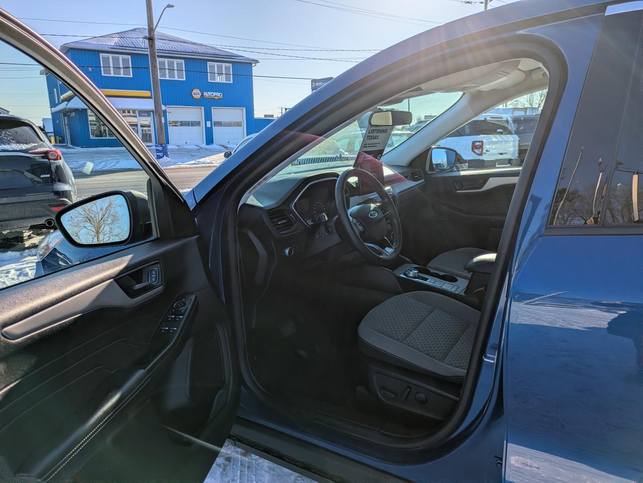 2022 Ford Escape SE FWD Photo