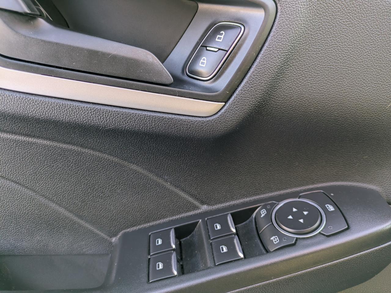 2022 Ford Escape SE FWD Photo