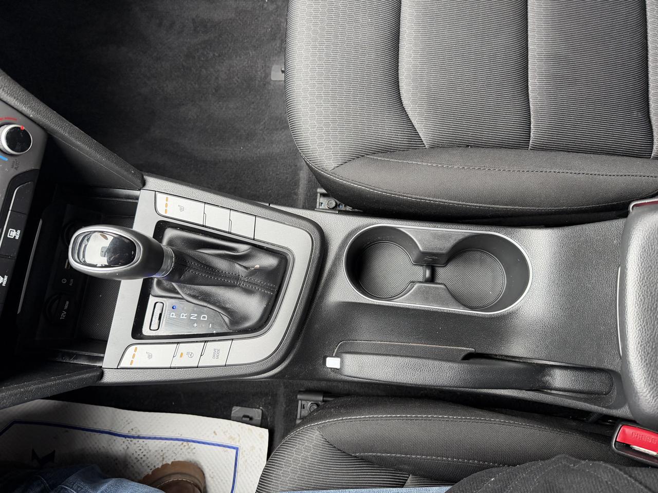 2018 Hyundai Elantra GL - LOW KM, CLEAN, AUTO, HEATED SEATS, B/U CAMERA Photo