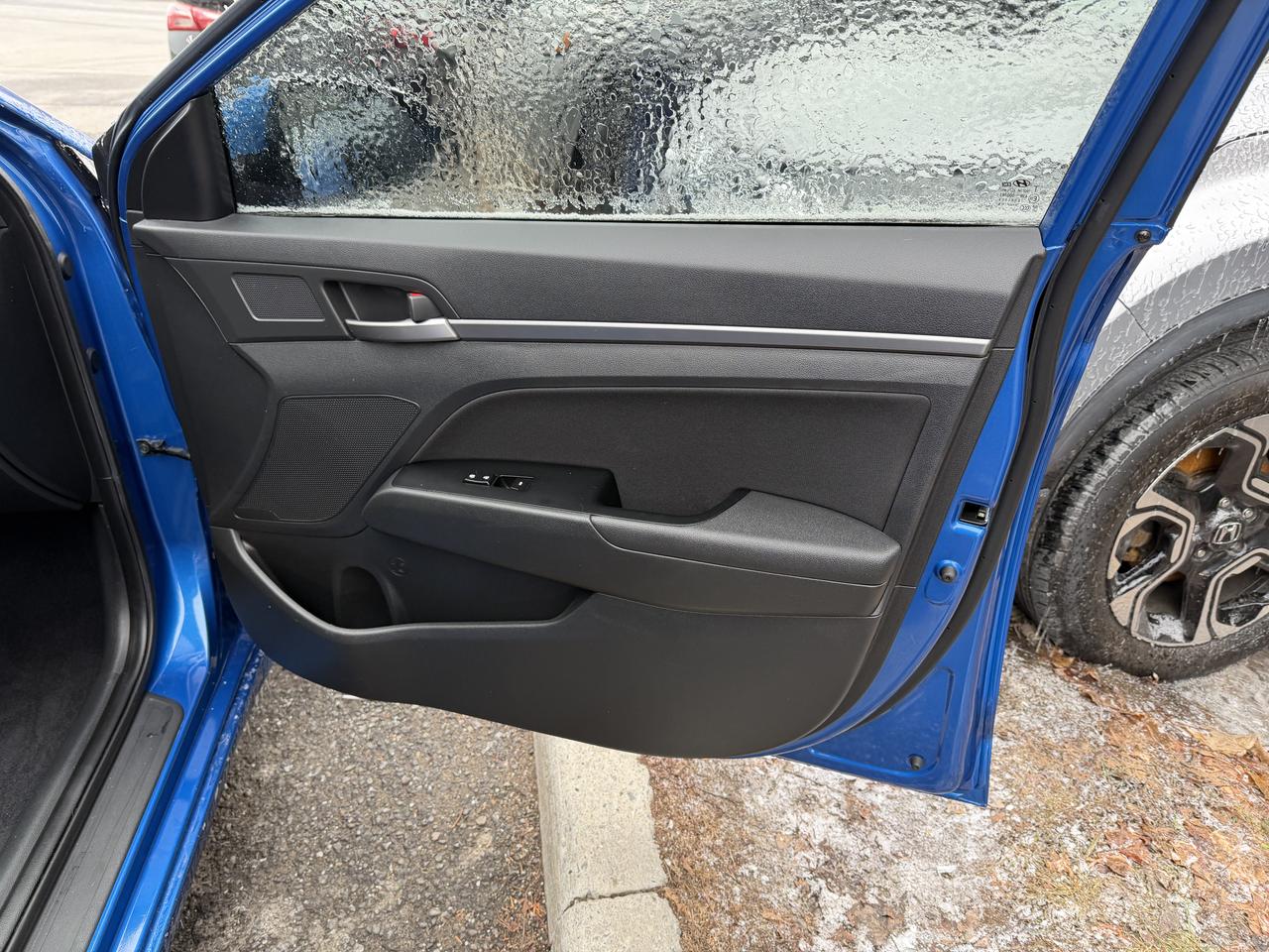 2018 Hyundai Elantra GL - LOW KM, CLEAN, AUTO, HEATED SEATS, B/U CAMERA Photo