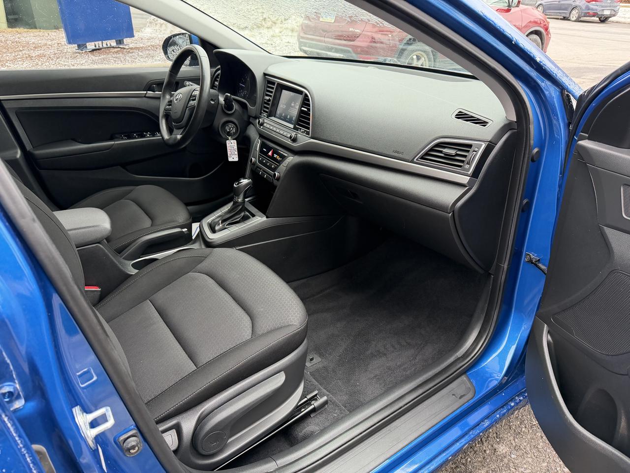 2018 Hyundai Elantra GL - LOW KM, CLEAN, AUTO, HEATED SEATS, B/U CAMERA Photo