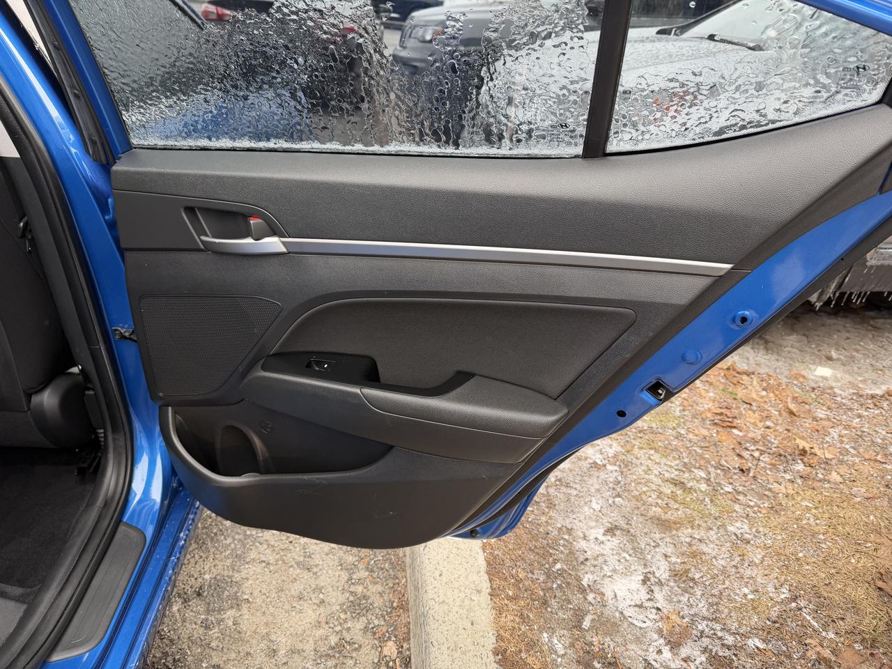 2018 Hyundai Elantra GL - LOW KM, CLEAN, AUTO, HEATED SEATS, B/U CAMERA Photo