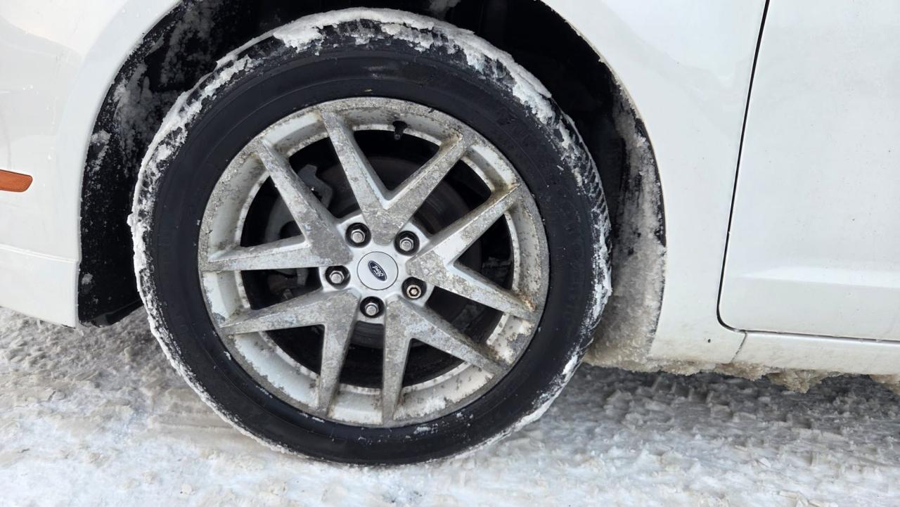 2010 Ford Fusion SEL, ONLY 46KMS, V6, WELL MAINTAINED, CERTIFIED Photo