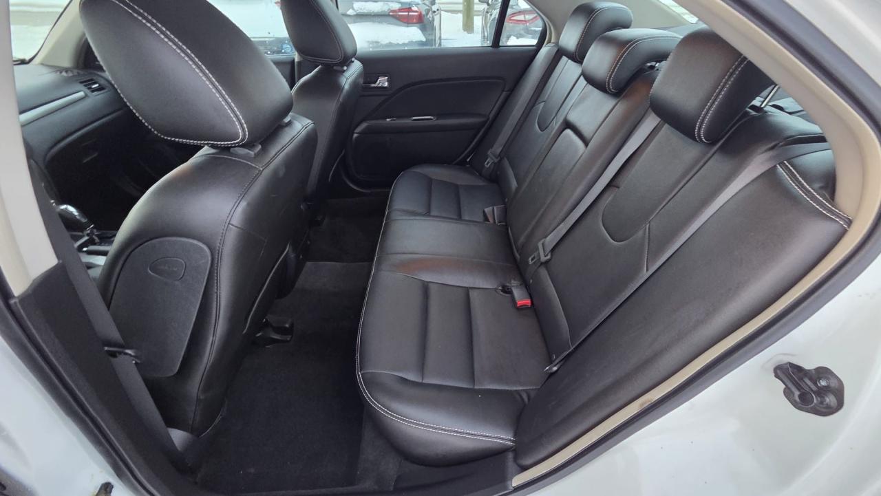 2010 Ford Fusion SEL, ONLY 46KMS, V6, WELL MAINTAINED, CERTIFIED Photo