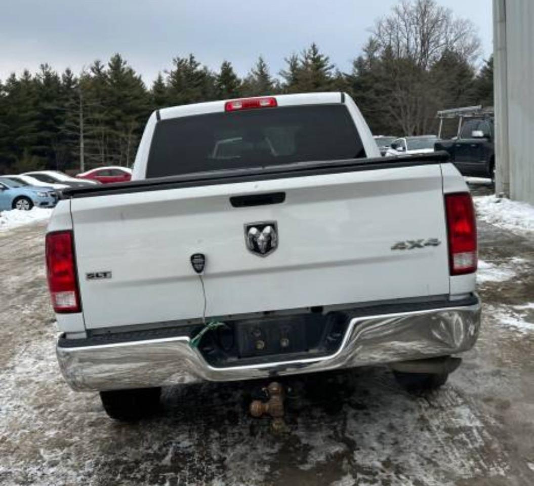 2021 RAM 1500 Classic CLASSIC CREW SLT 4x4 5.7L Photo4