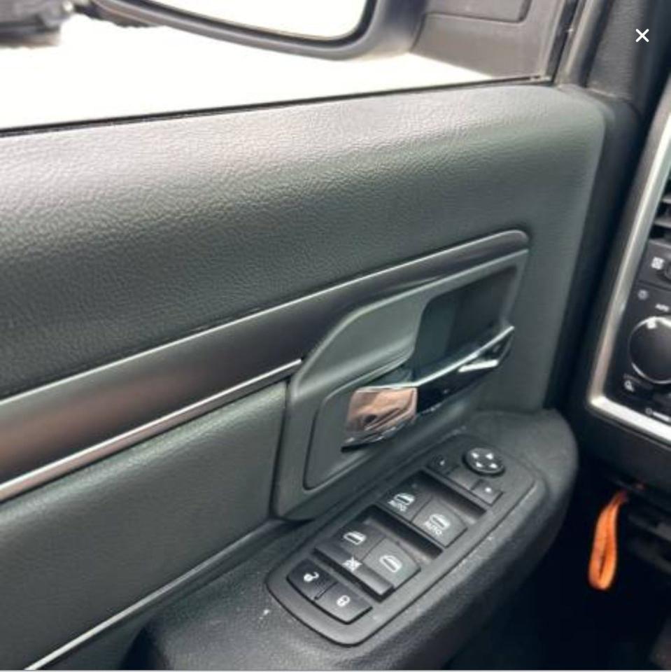 2021 RAM 1500 Classic CLASSIC CREW SLT 4x4 5.7L Photo