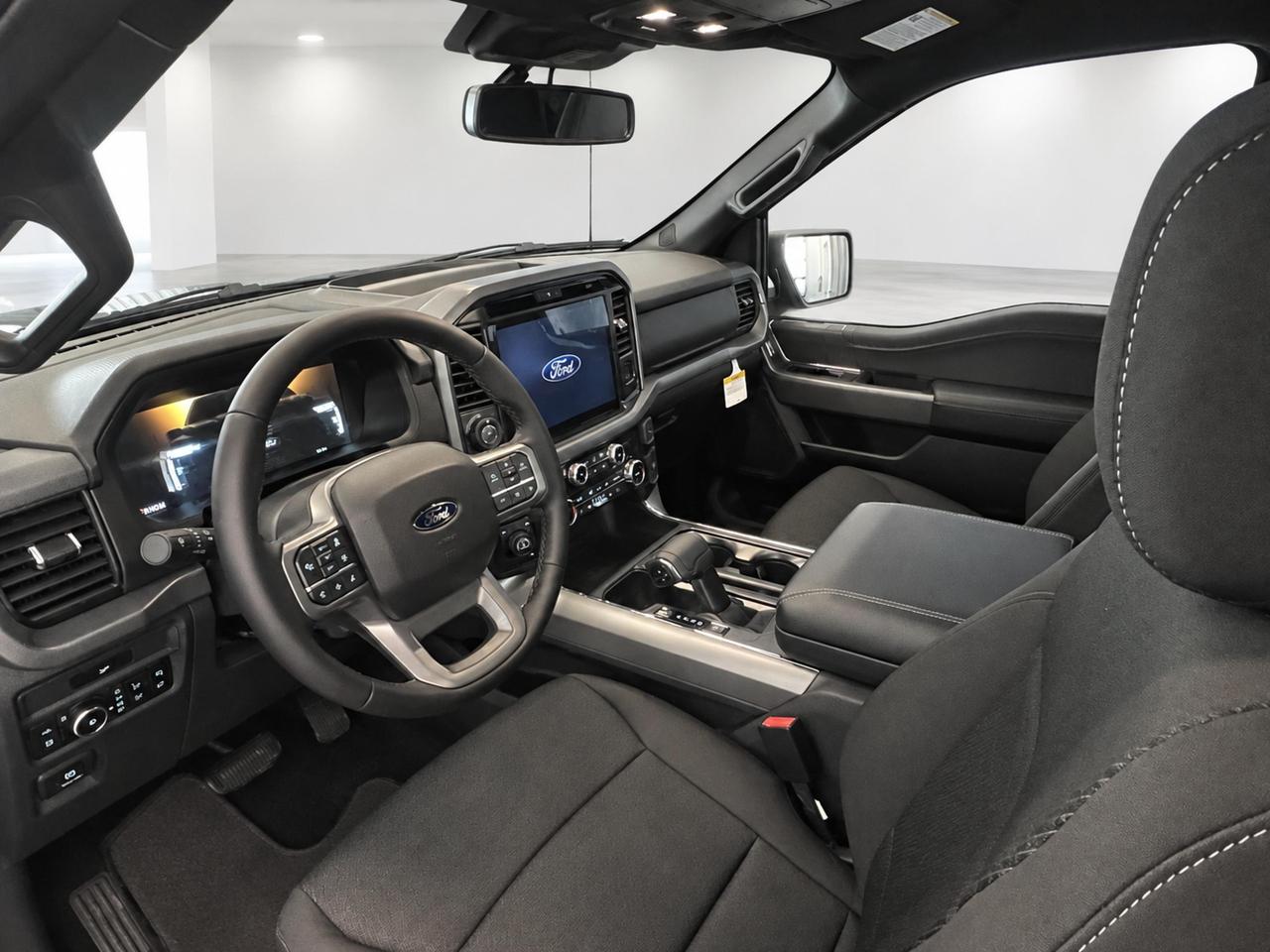 2026 Ford F-150 XLT Photo3