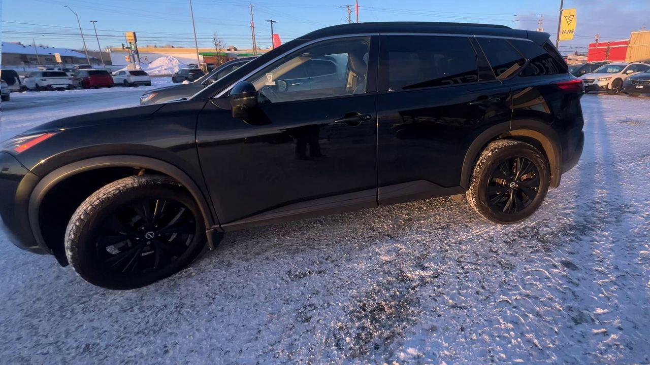 2023 Nissan Rogue SV Midnight Edition AWD, MOONROOF, HEATED LEATHER SEATS, SIRIUS XM, CRUISE CONTROL, POWER LIFTGATE, BACK UP CAM!! Photo