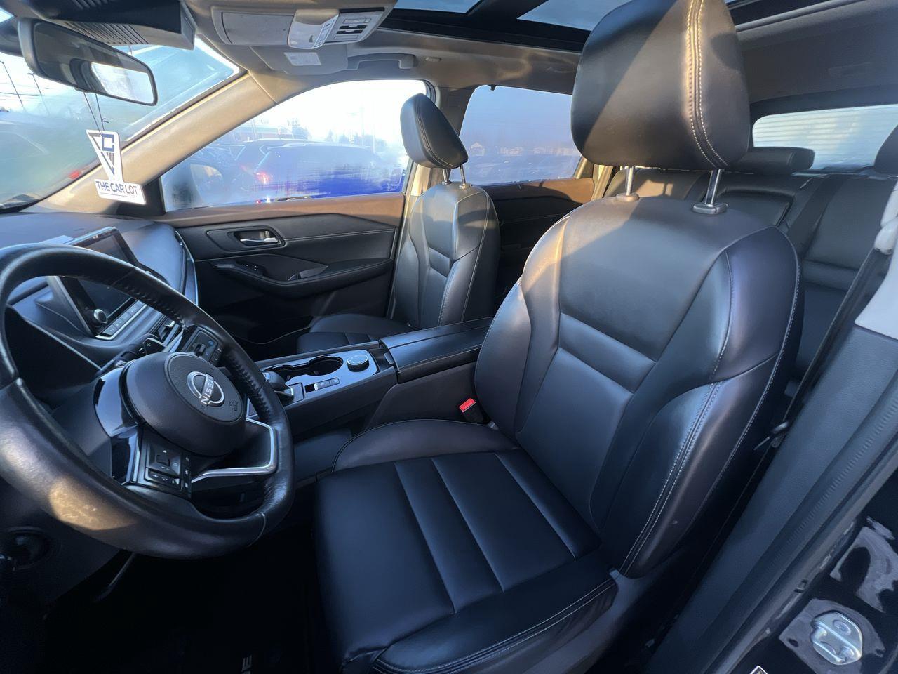 2023 Nissan Rogue SV Midnight Edition AWD, MOONROOF, HEATED LEATHER SEATS, SIRIUS XM, CRUISE CONTROL, POWER LIFTGATE, BACK UP CAM!! Photo