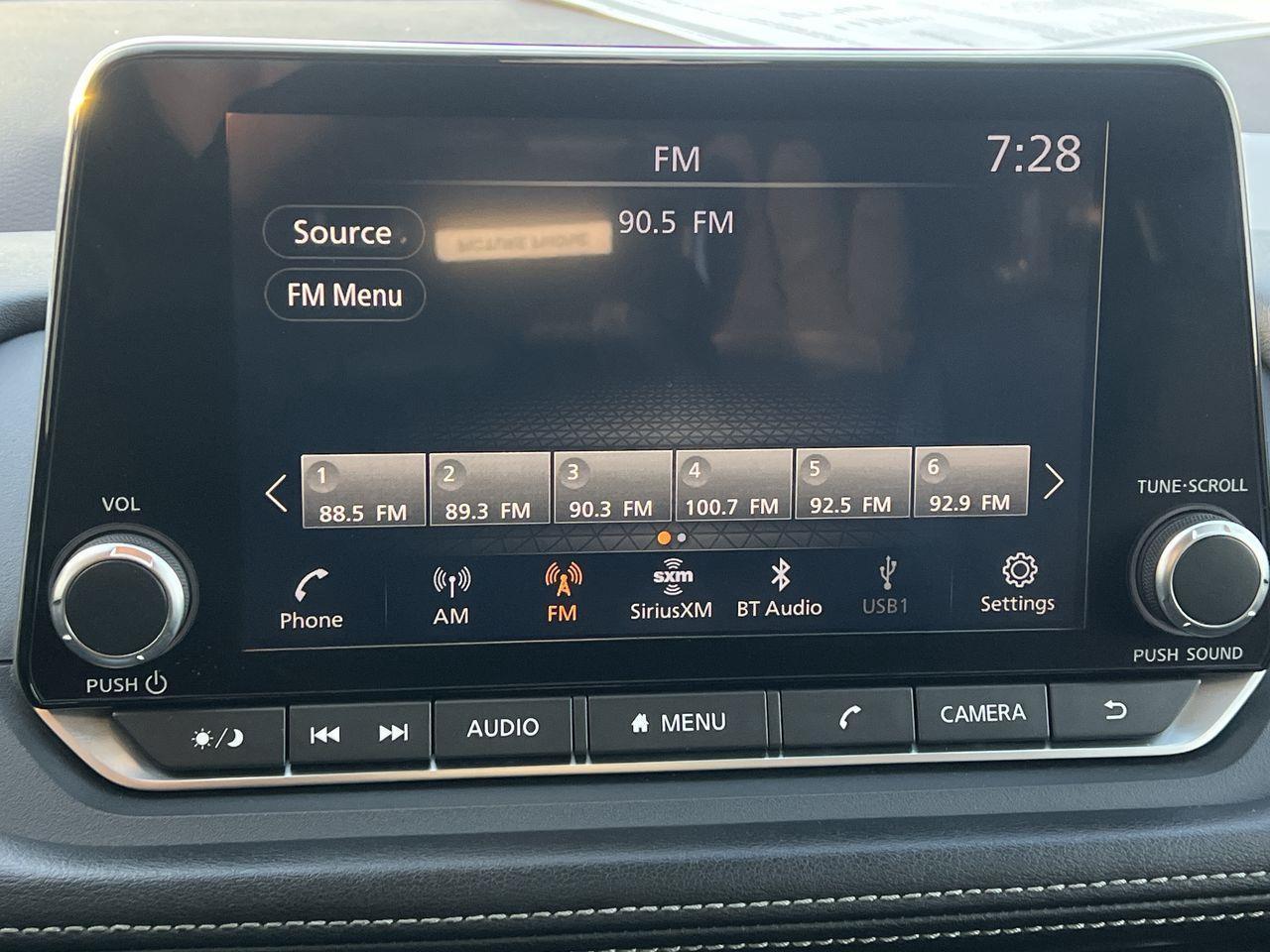 2023 Nissan Rogue SV Midnight Edition AWD, MOONROOF, HEATED LEATHER SEATS, SIRIUS XM, CRUISE CONTROL, POWER LIFTGATE, BACK UP CAM!! Photo