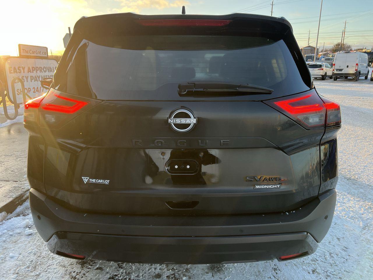 2023 Nissan Rogue SV Midnight Edition AWD, MOONROOF, HEATED LEATHER SEATS, SIRIUS XM, CRUISE CONTROL, POWER LIFTGATE, BACK UP CAM!! Photo