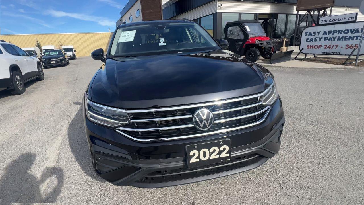 2022 Volkswagen Tiguan Comfortline AWD, MOONROOF, HEATED LEATHER SEATS, BACK UP CAM, HEATED STEERING WHEEL, SIRIUS XM!! Photo2