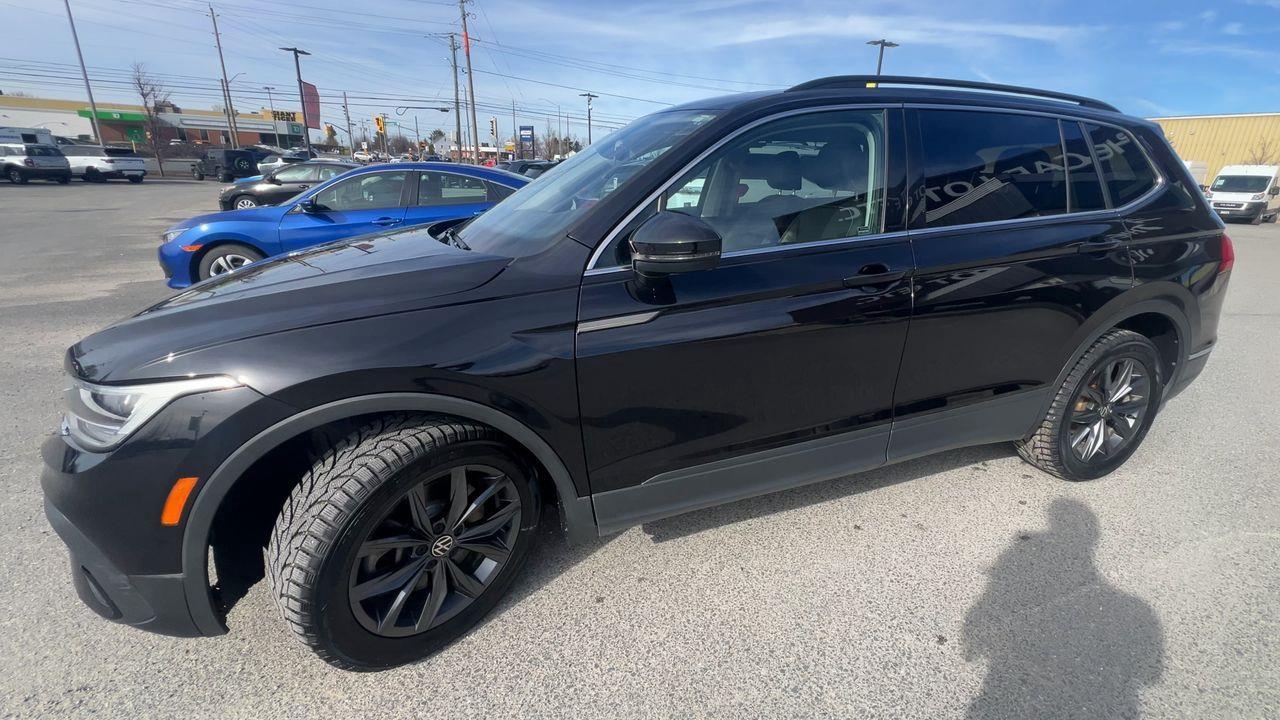 2022 Volkswagen Tiguan Comfortline AWD, MOONROOF, HEATED LEATHER SEATS, BACK UP CAM, HEATED STEERING WHEEL, SIRIUS XM!! Photo