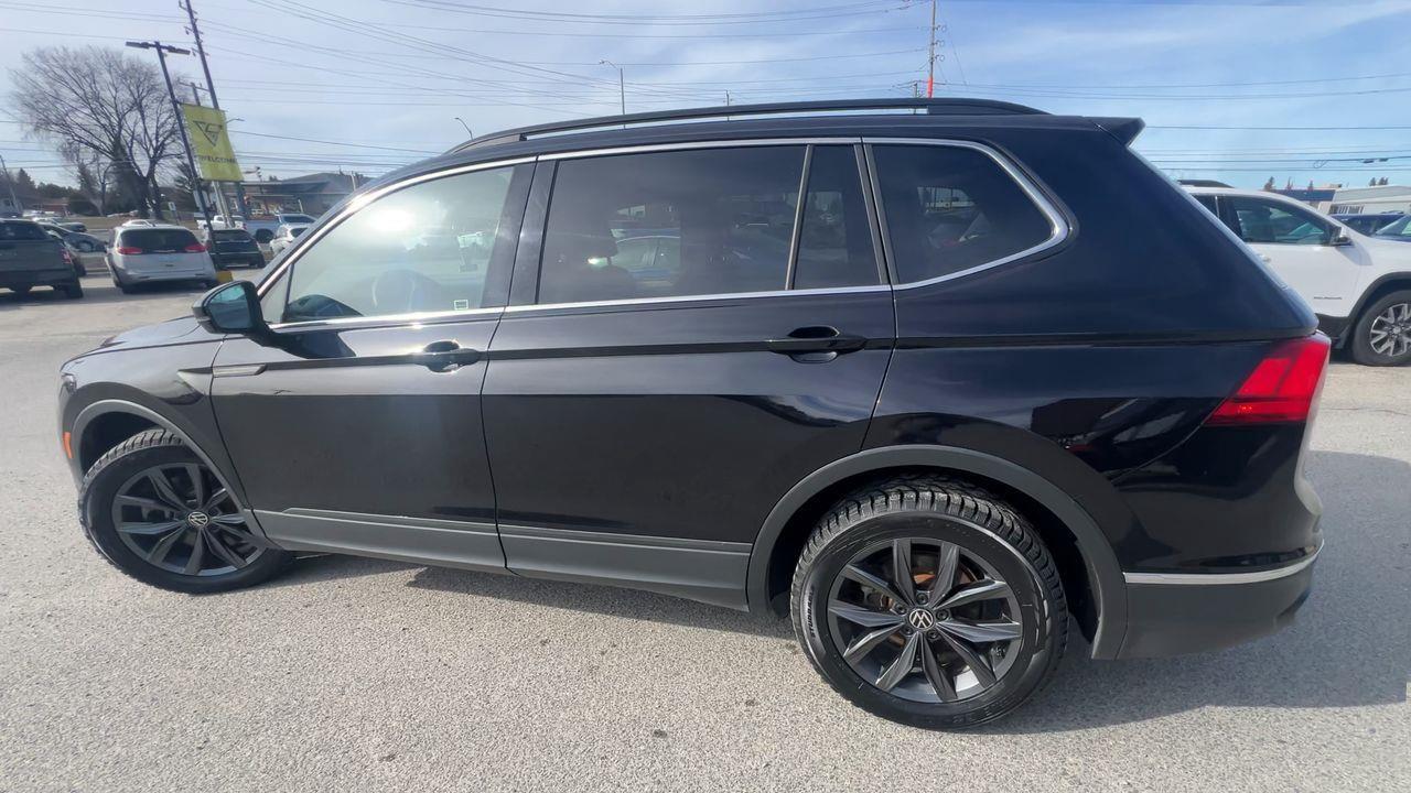 2022 Volkswagen Tiguan Comfortline AWD, MOONROOF, HEATED LEATHER SEATS, BACK UP CAM, HEATED STEERING WHEEL, SIRIUS XM!! Photo