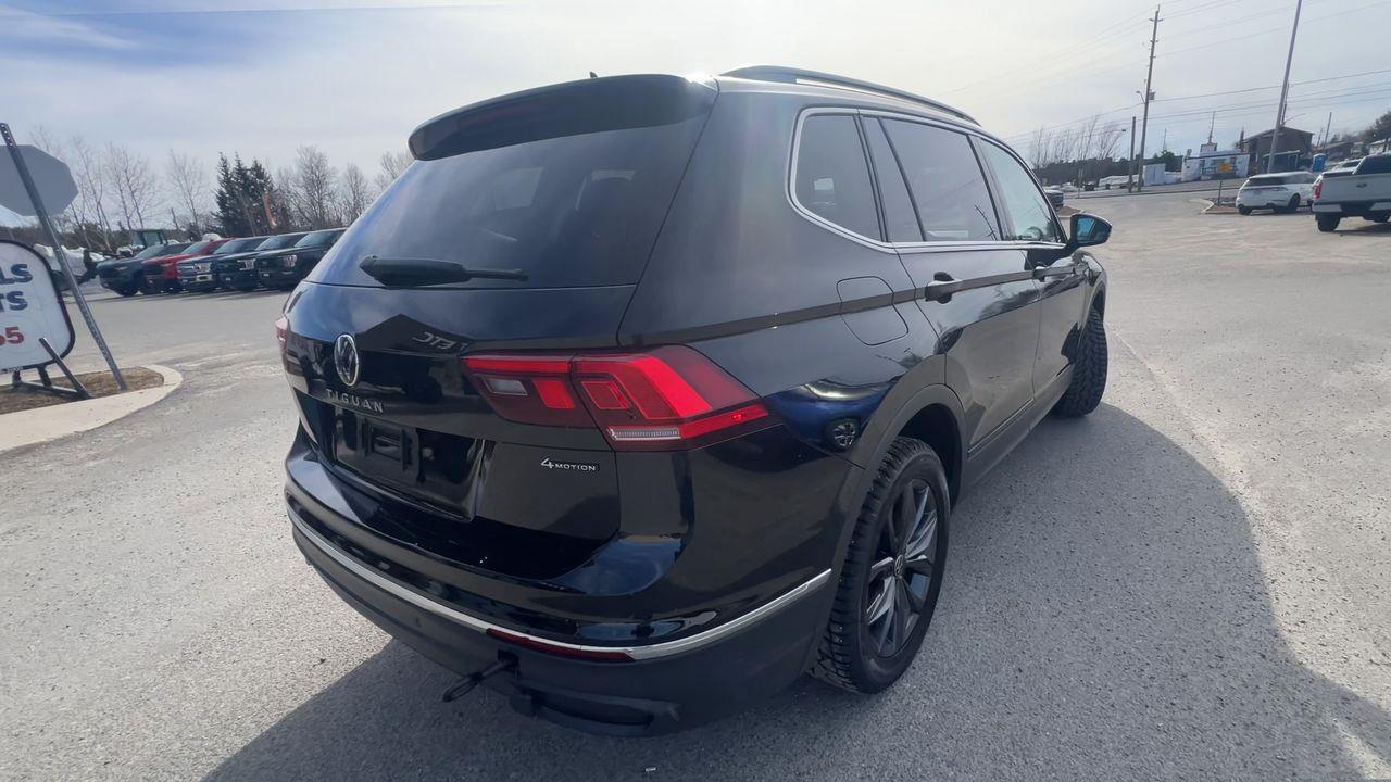 2022 Volkswagen Tiguan Comfortline AWD, MOONROOF, HEATED LEATHER SEATS, BACK UP CAM, HEATED STEERING WHEEL, SIRIUS XM!! Photo