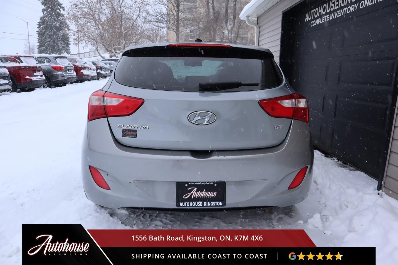 2016 Hyundai Elantra GT GLS MANUAL - PANORAMIC SUNROOF Photo4