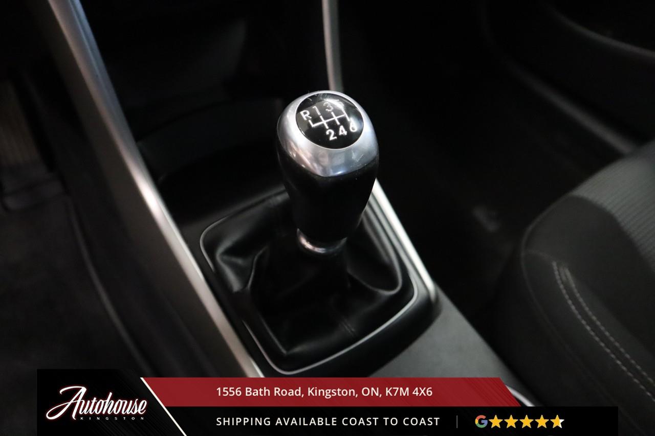 2016 Hyundai Elantra GT GLS MANUAL - PANORAMIC SUNROOF Photo