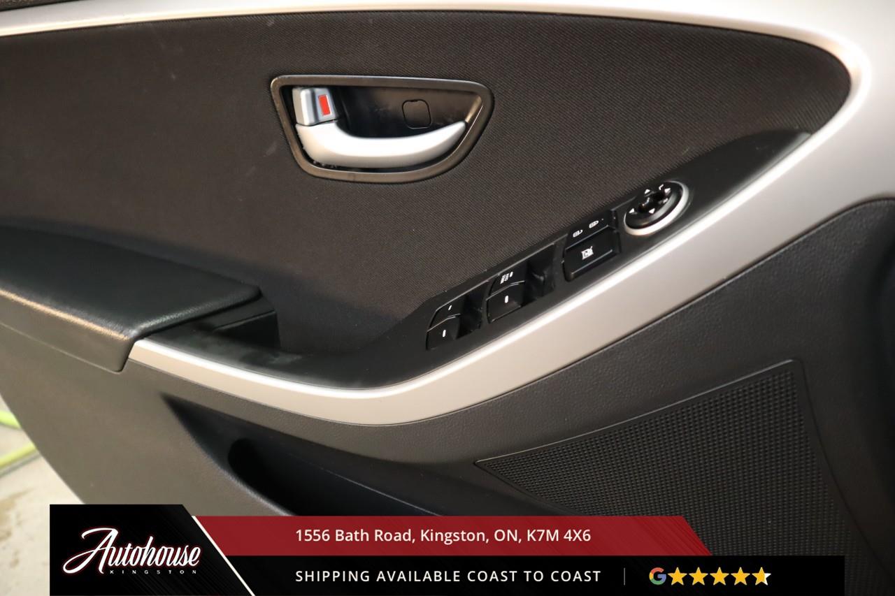 2016 Hyundai Elantra GT GLS MANUAL - PANORAMIC SUNROOF Photo